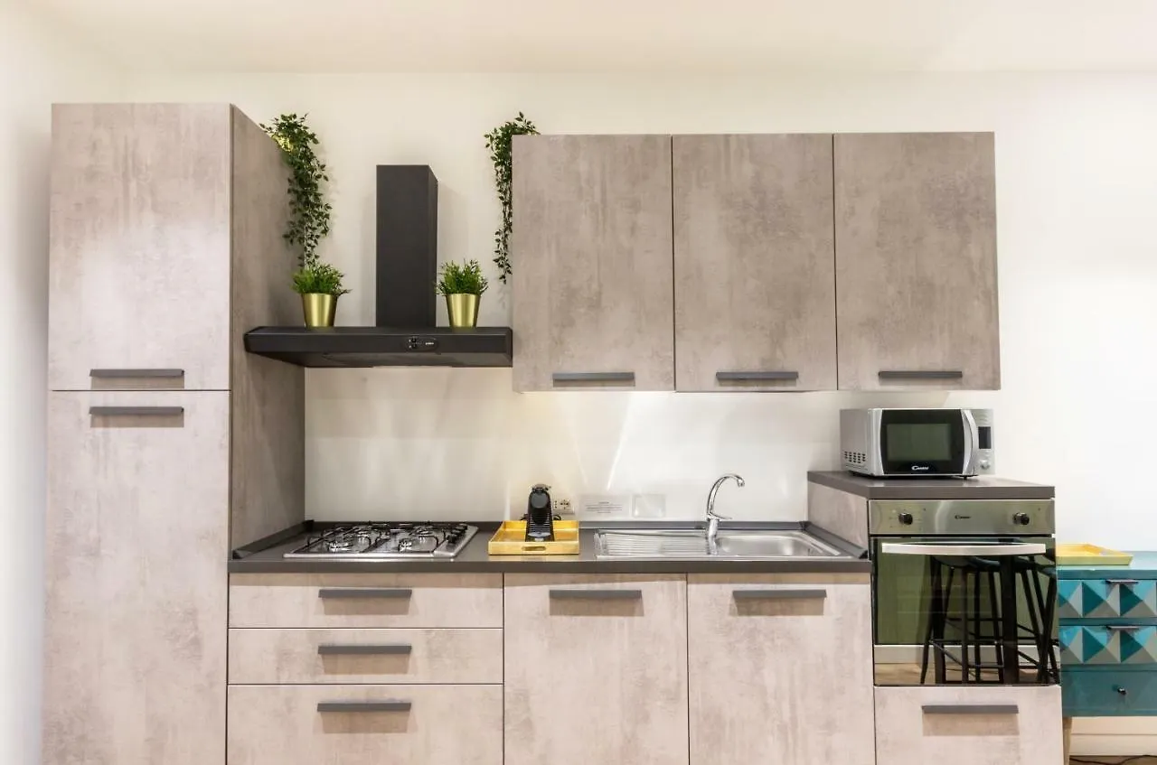 Lovely Rome Apartments - Historic City Center